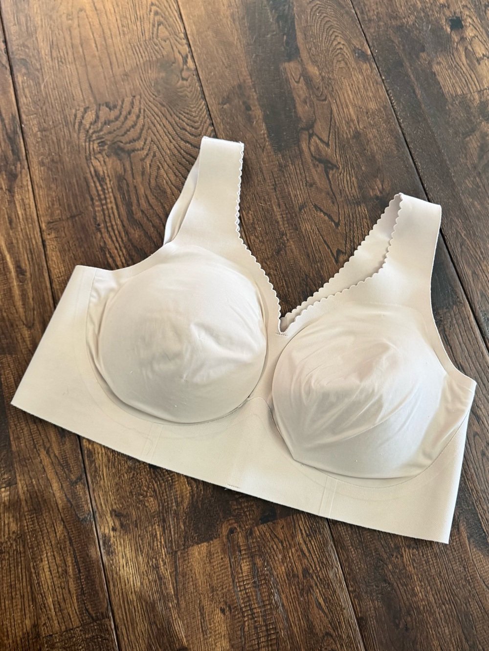 Evelyn and Bobbie Evelyn Seamless Padded Bra in Light Beige Size XL